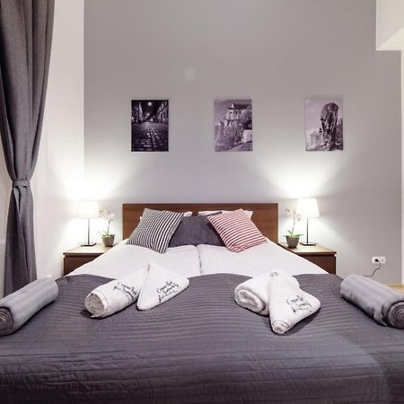 Cracow Rent Apartments - Spacious Apartments For 2-7 People In Quiet Area - Kolberga Street Nr 3 - 10 Min To Main Square By Foot Cracóvia Exterior foto