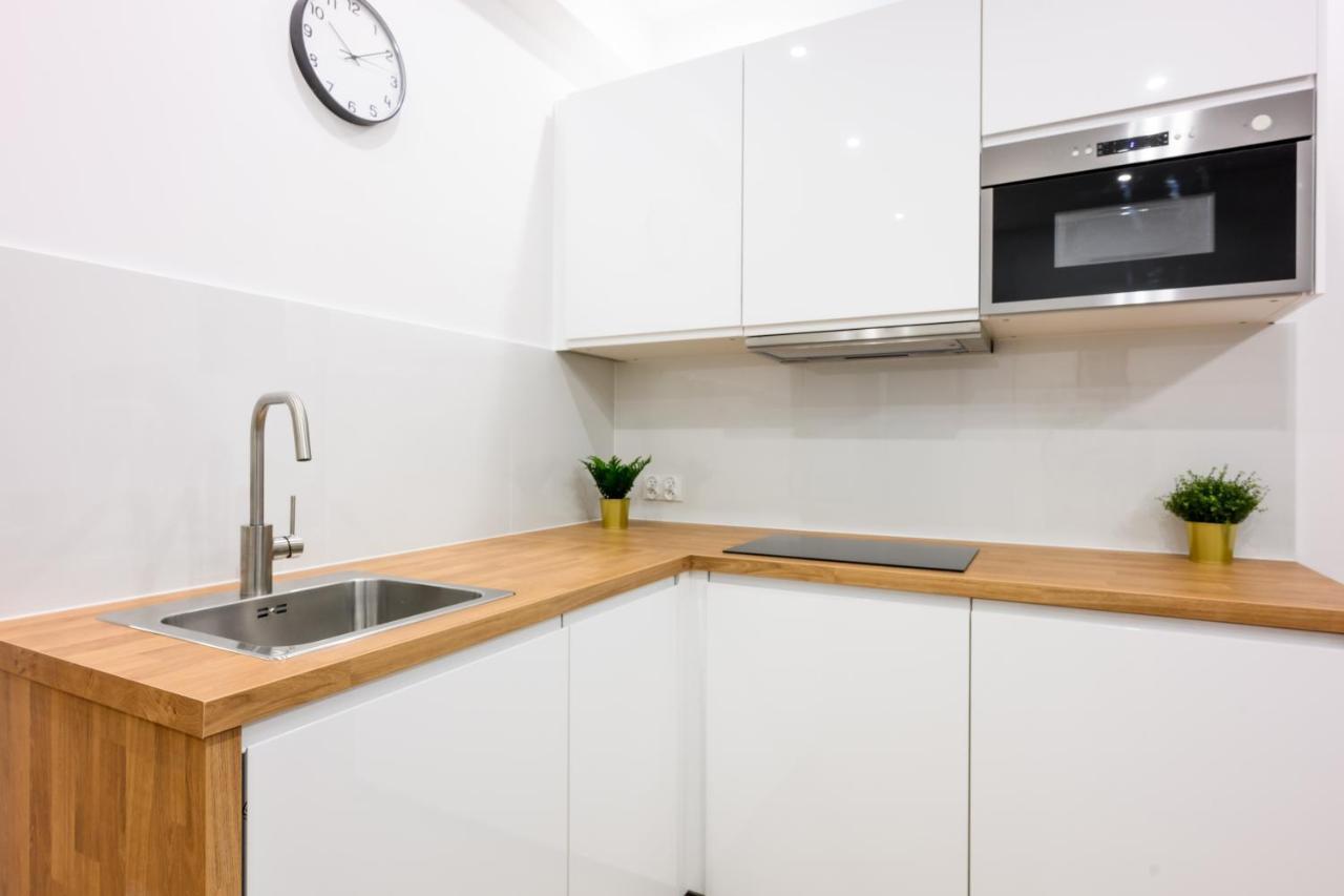 Cracow Rent Apartments - Spacious Apartments For 2-7 People In Quiet Area - Kolberga Street Nr 3 - 10 Min To Main Square By Foot Cracóvia Exterior foto