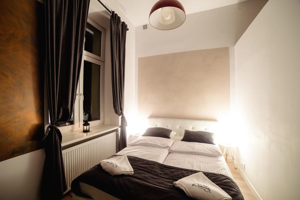 Cracow Rent Apartments - Spacious Apartments For 2-7 People In Quiet Area - Kolberga Street Nr 3 - 10 Min To Main Square By Foot Cracóvia Exterior foto