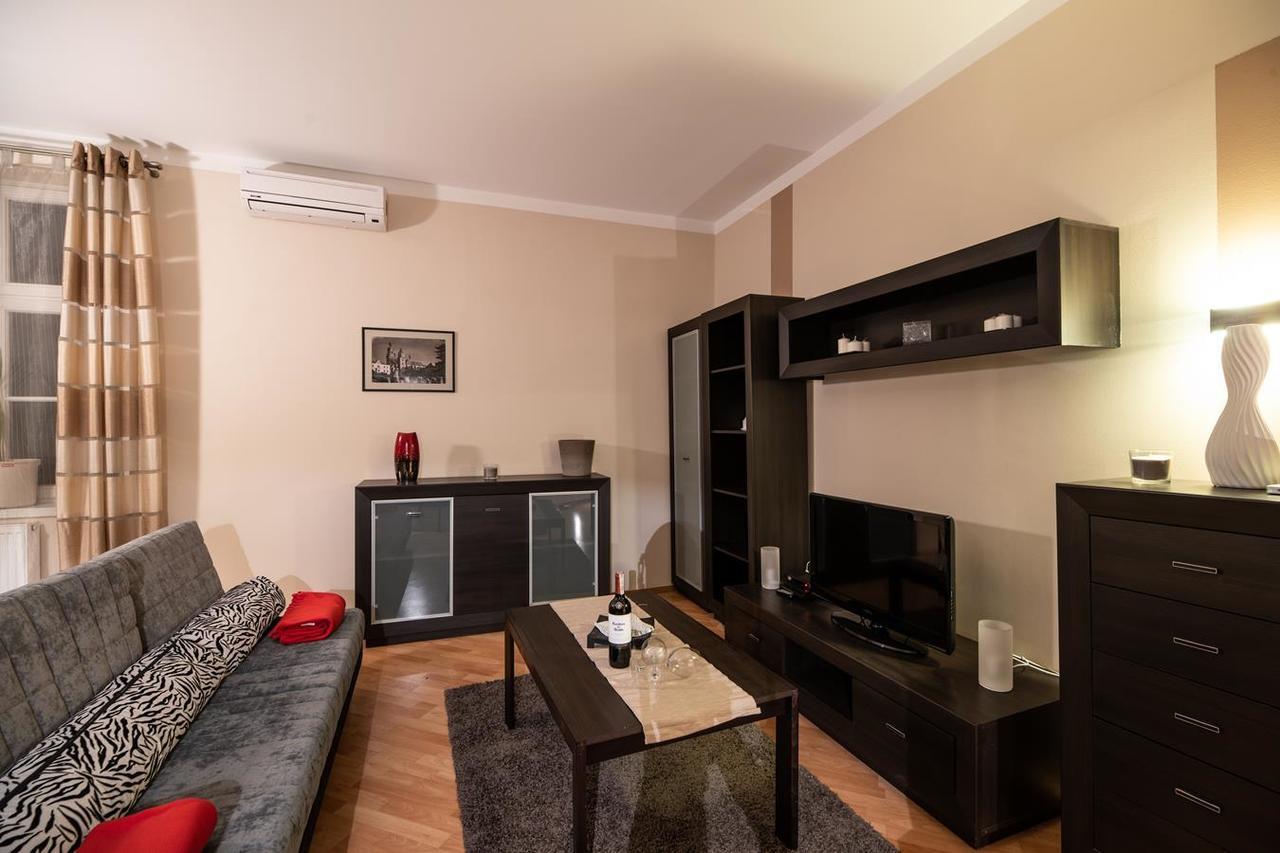 Cracow Rent Apartments - Spacious Apartments For 2-7 People In Quiet Area - Kolberga Street Nr 3 - 10 Min To Main Square By Foot Cracóvia Exterior foto