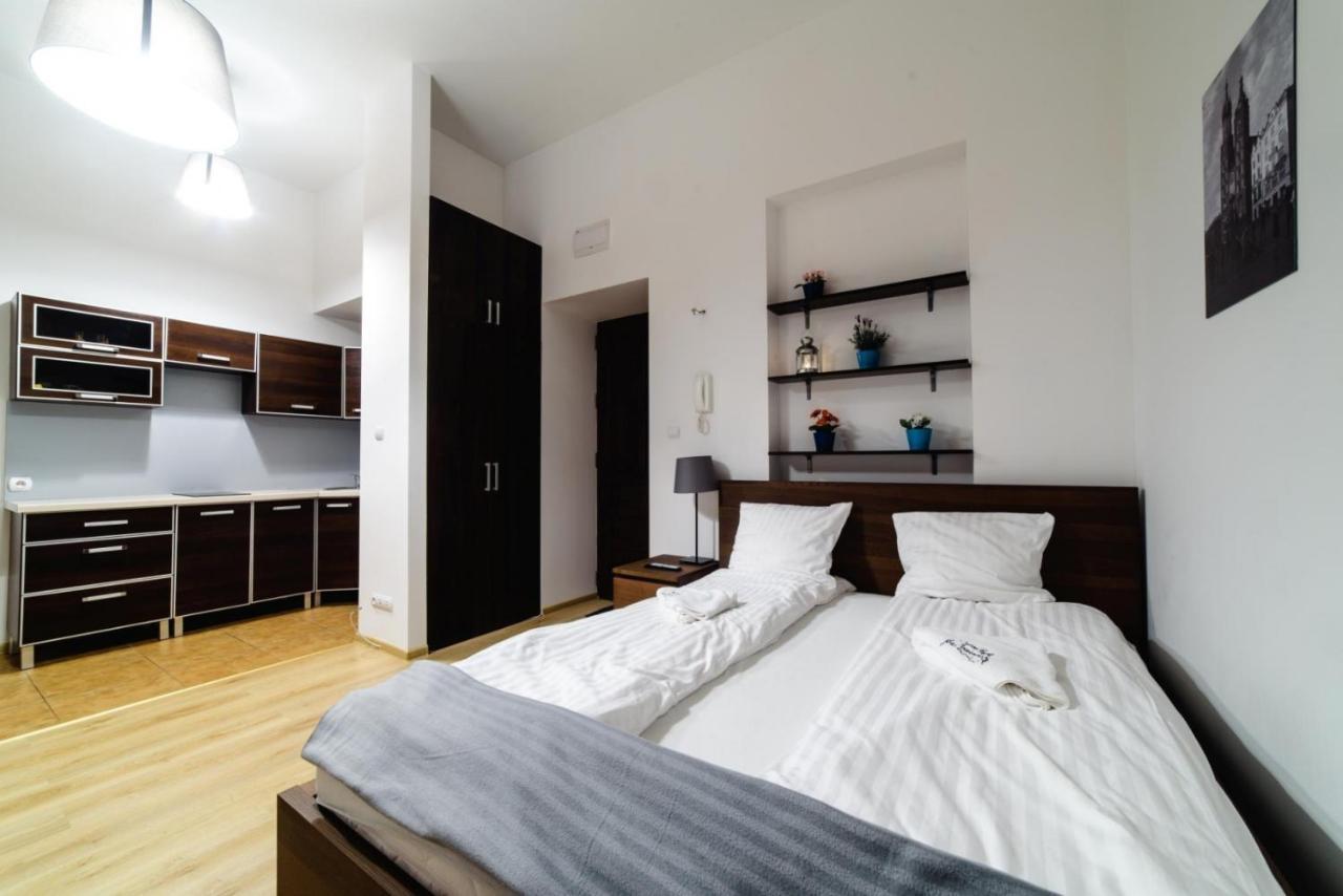 Cracow Rent Apartments - Spacious Apartments For 2-7 People In Quiet Area - Kolberga Street Nr 3 - 10 Min To Main Square By Foot Cracóvia Exterior foto