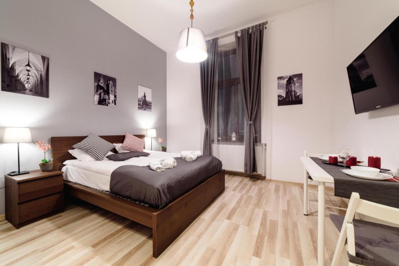 Cracow Rent Apartments - Spacious Apartments For 2-7 People In Quiet Area - Kolberga Street Nr 3 - 10 Min To Main Square By Foot Cracóvia Exterior foto